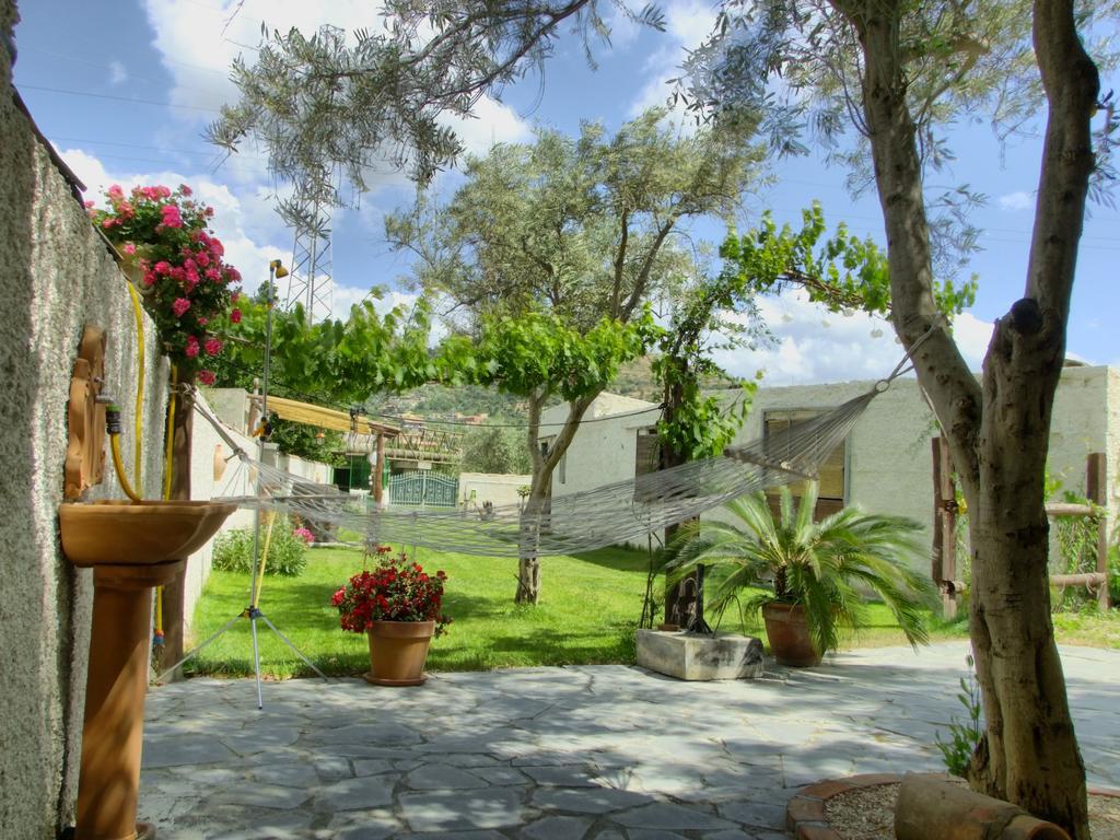 Casa Vacanze Borgo Borghese Sant'Alessio Siculo Exterior photo