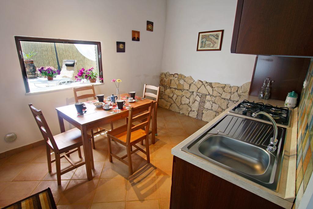 Casa Vacanze Borgo Borghese Sant'Alessio Siculo Room photo